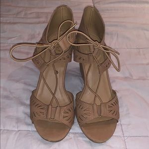 Nude Wedges